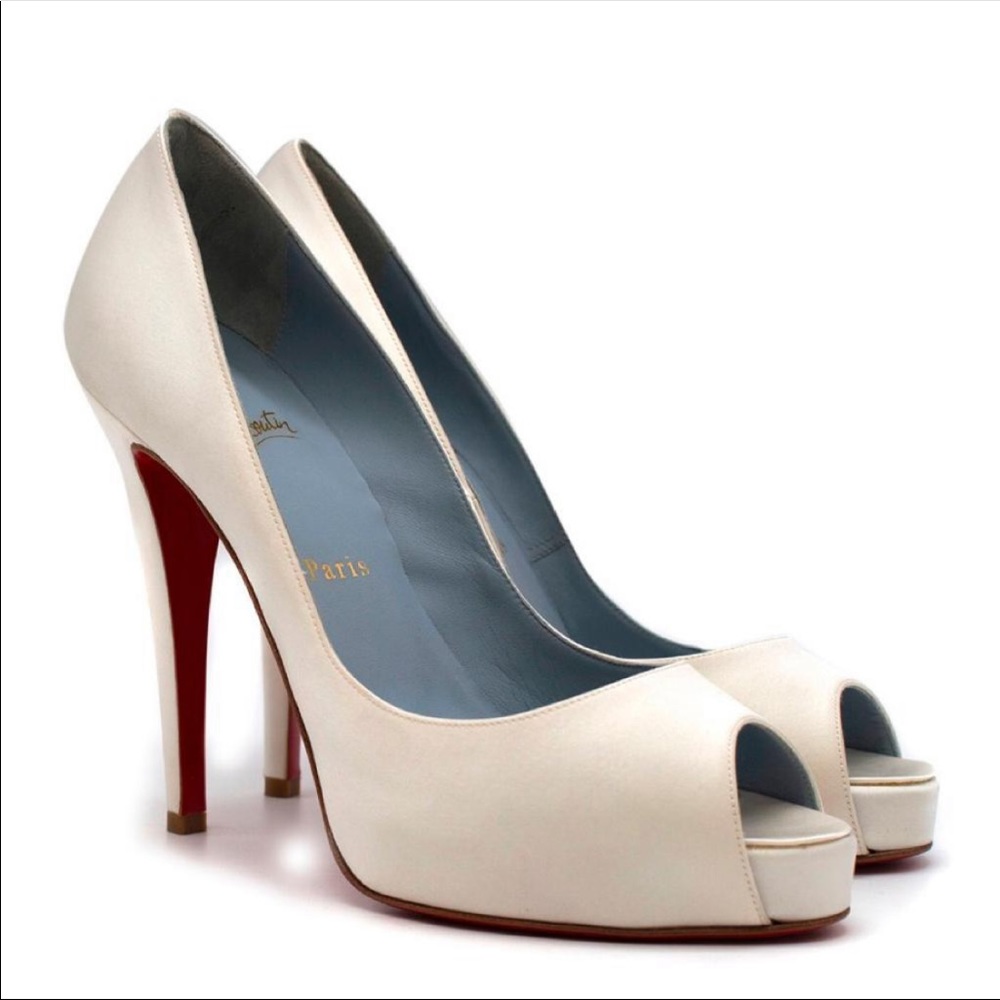 SOLD Louboutin Very Prive 120mm off-wht satin